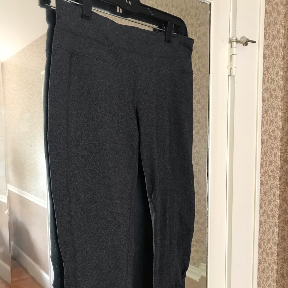 Athleta Yoga Capri Medium